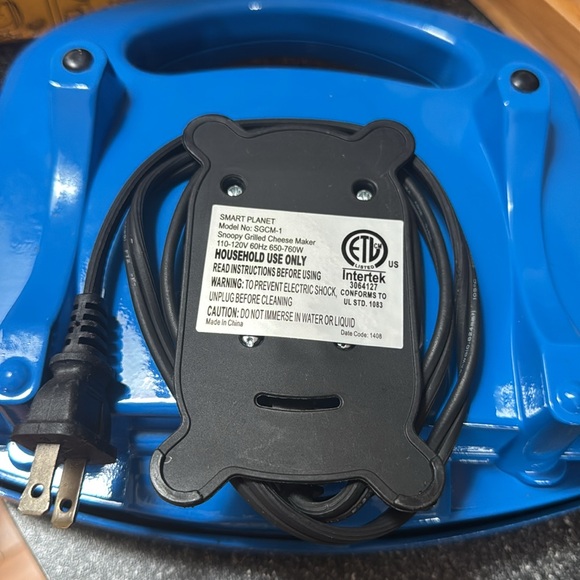 Snoopy Grilled Cheese Maker with box & directions - Picture 10 of 10